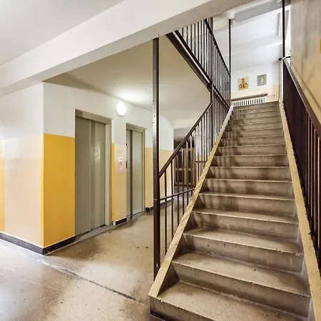 Mokotow Orzycka Beige By Bookinghost * Varsavia