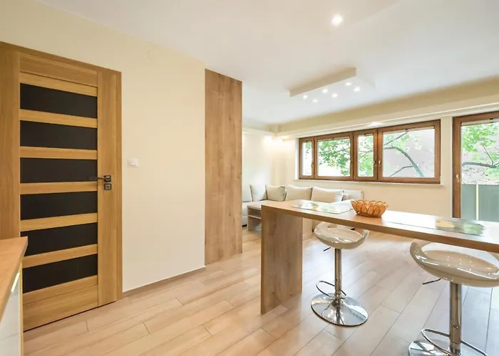 Mokotów Orzycka Beige Varsóvia